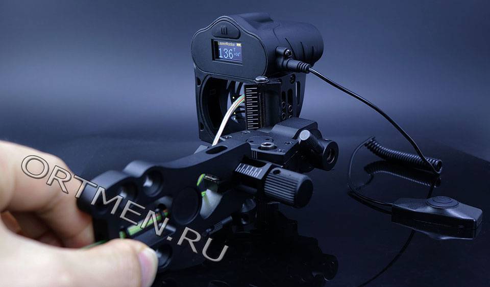 Прицел для блочного лука с дальномером LaserWorks A3